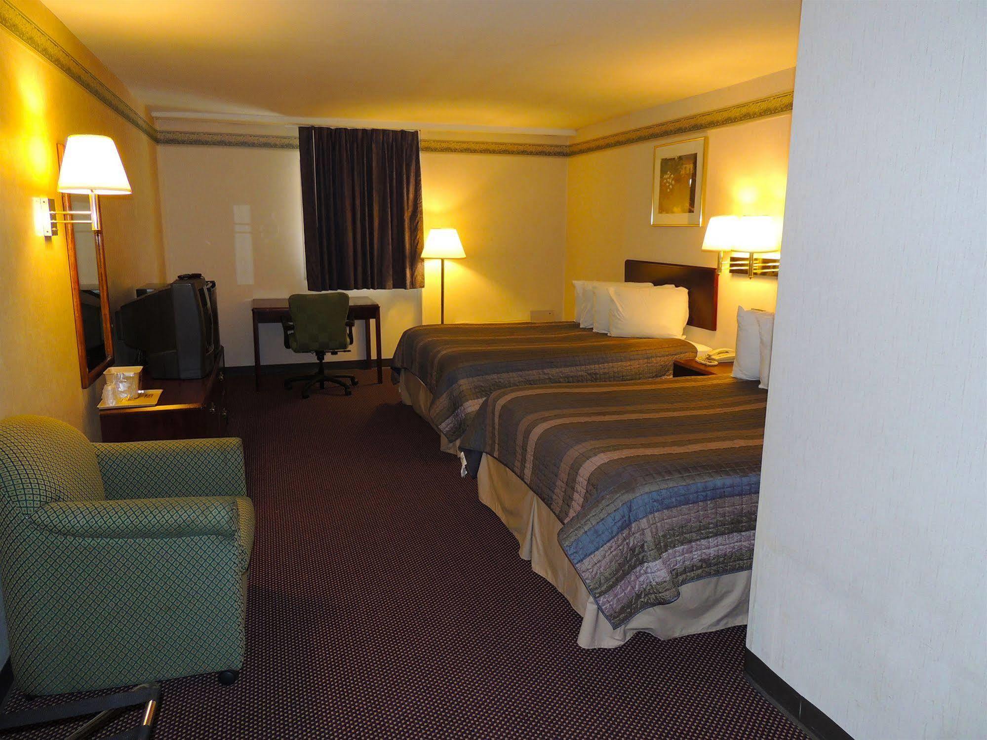 Budget Host Inn & Suites Fertility Kültér fotó