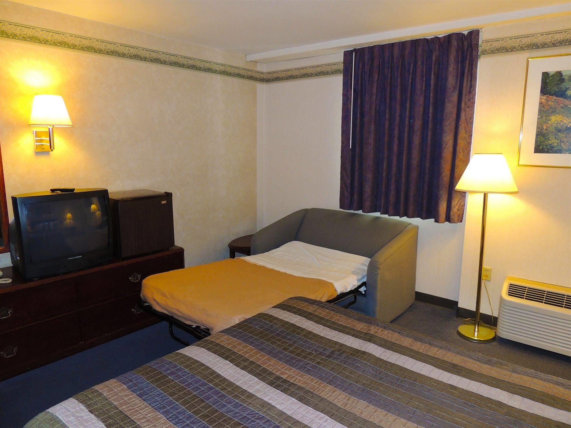 Budget Host Inn & Suites Fertility Kültér fotó